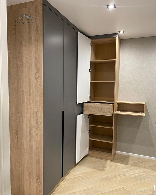 Заказ №8574 Светлые  3х створчатые  