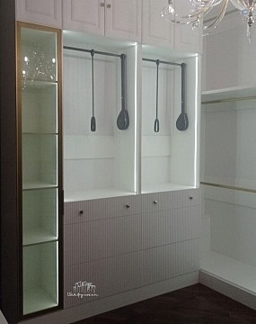 Изображение Заказ №13162 Древесный Неоклассика  Гардеробная 